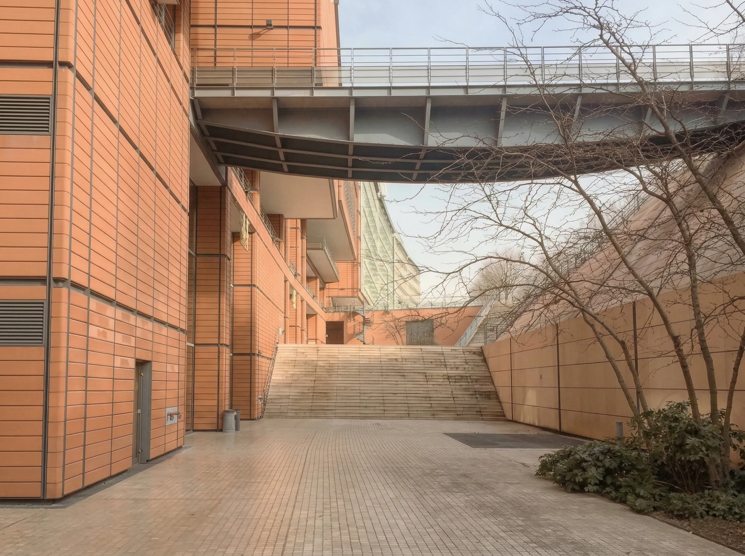 Lithos_Grolla_Beige_limestone_Italy_Brushed_Exterior_Pavement_High_Foot_Traffic_areas