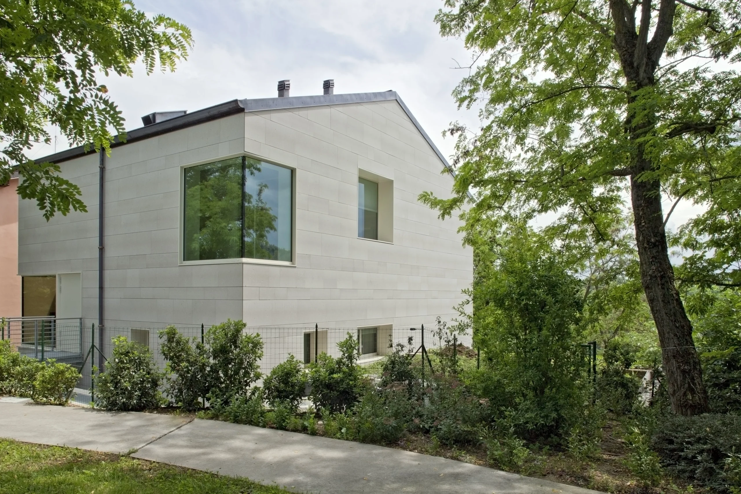 Lithos_Grolla_Beige_limestone_Italy_Febo_Exterior_Cladding