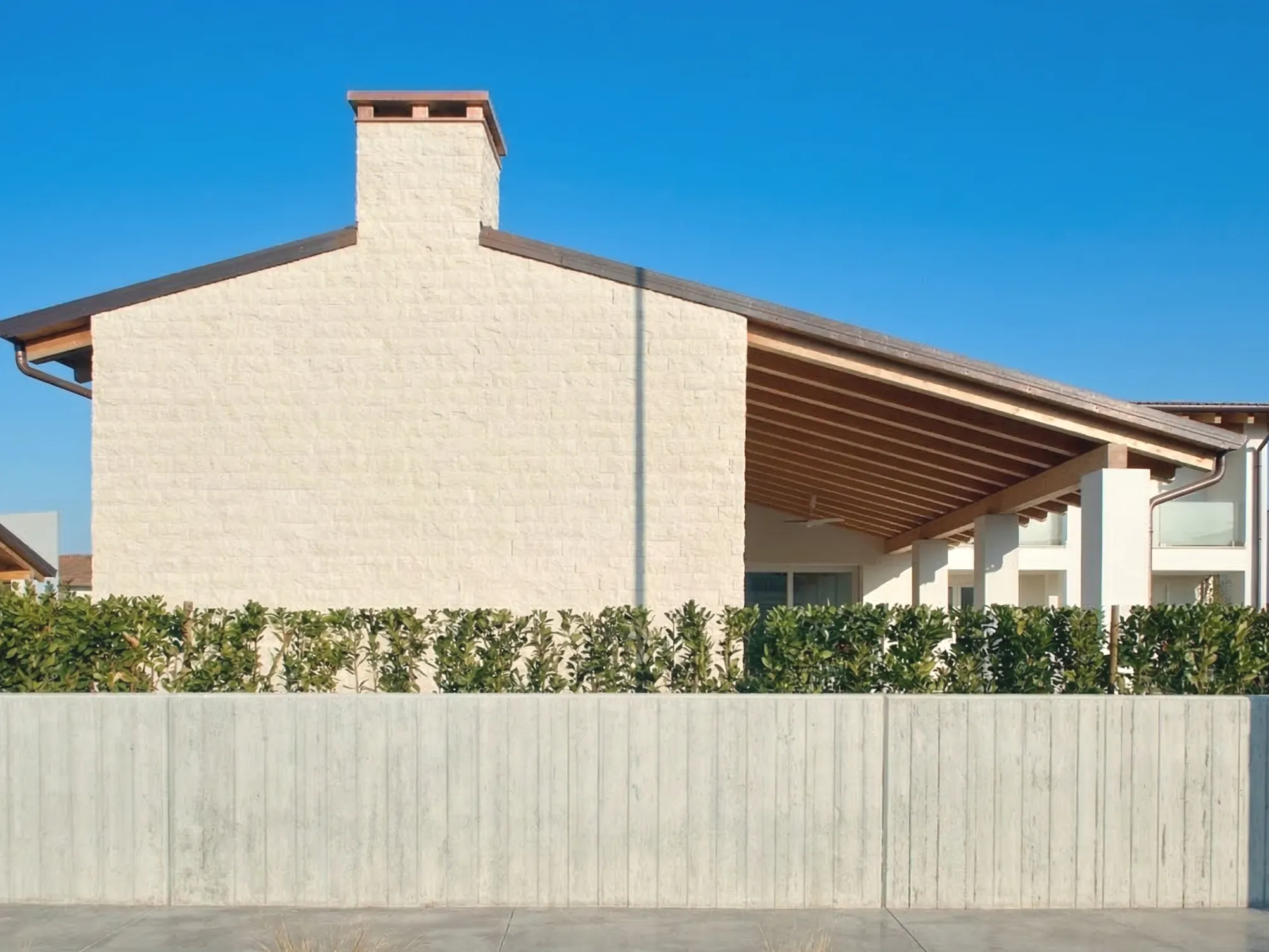 Lithos_Grolla_Beige_limestone_Italy_Split_Exterior_Cladding