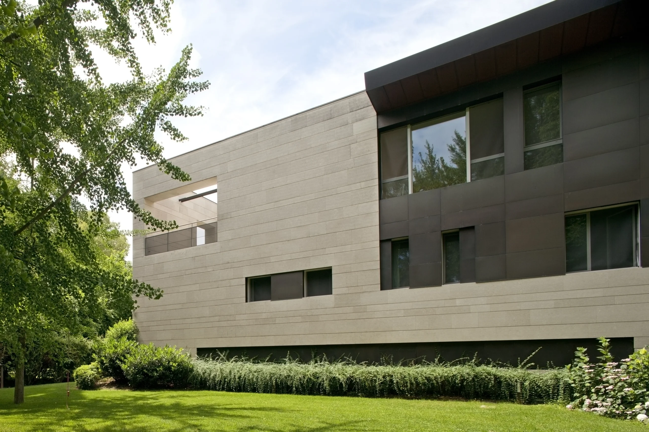 Lithos_Grolla_Beige_limestone_Italy_Papyro_Exterior_Cladding