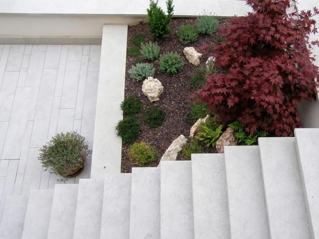 Lithos_Grigio_Olivo_limestone_Italy_Flamed_Exterior_Pavement