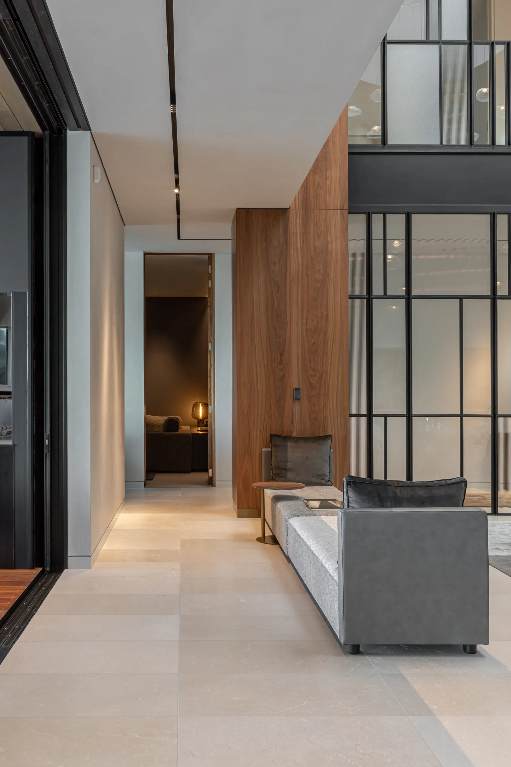 Lithos_Pasubio_Beige_limestone_Italy_Sandblasted_Brushed_Interior_Floors