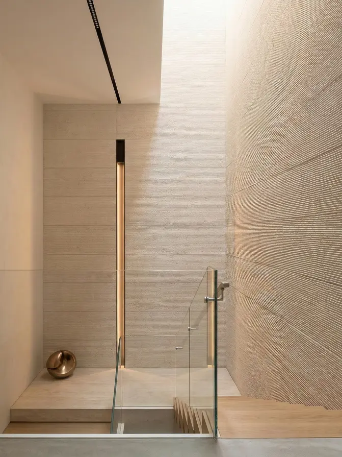 Lithos_Pasubio_Beige_limestone_Italy_Rigato_Rock_Interior_Cladding