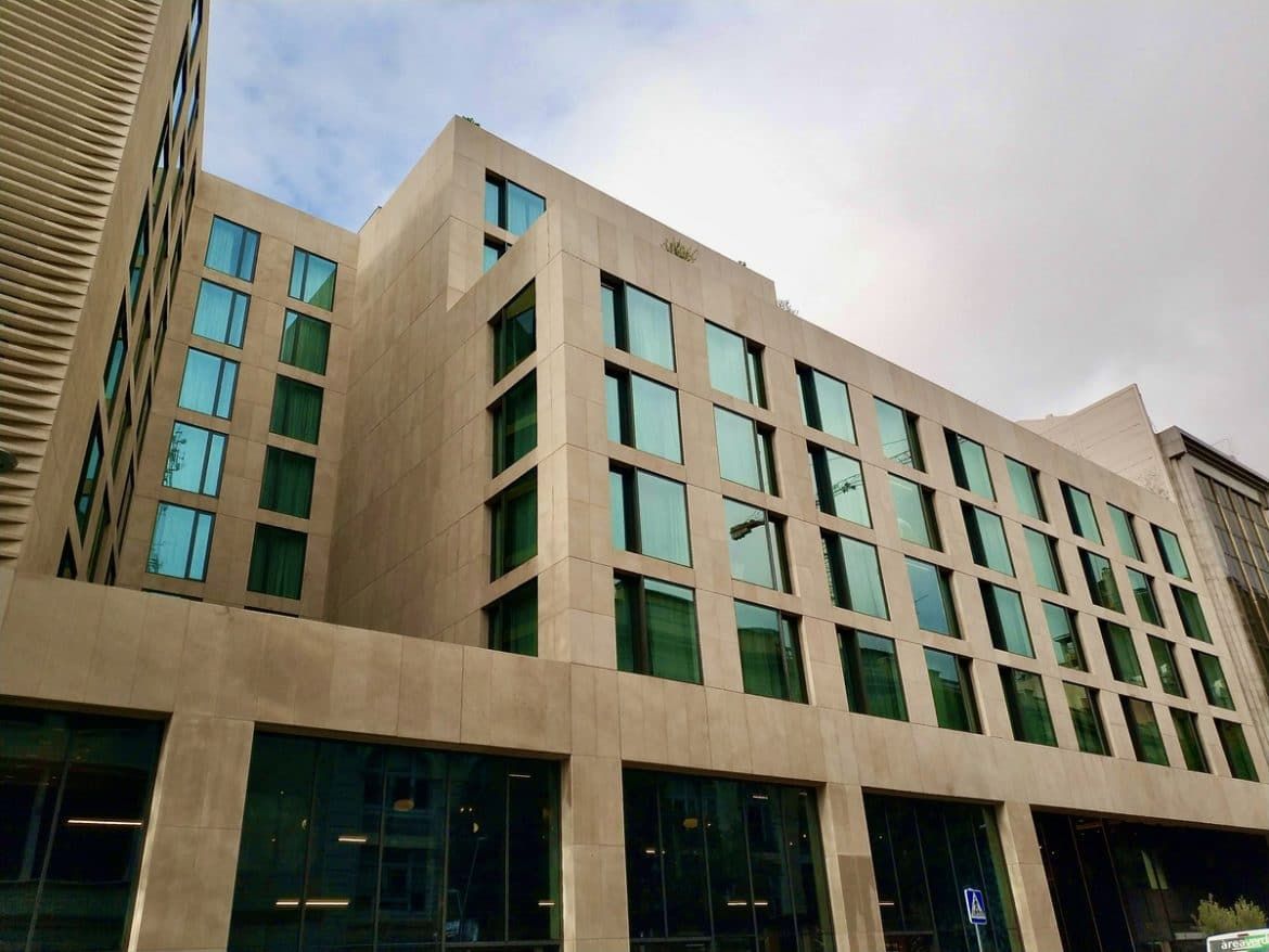 Lithos_Duna_sandstone_Spain_Honed_Exterior_Cladding